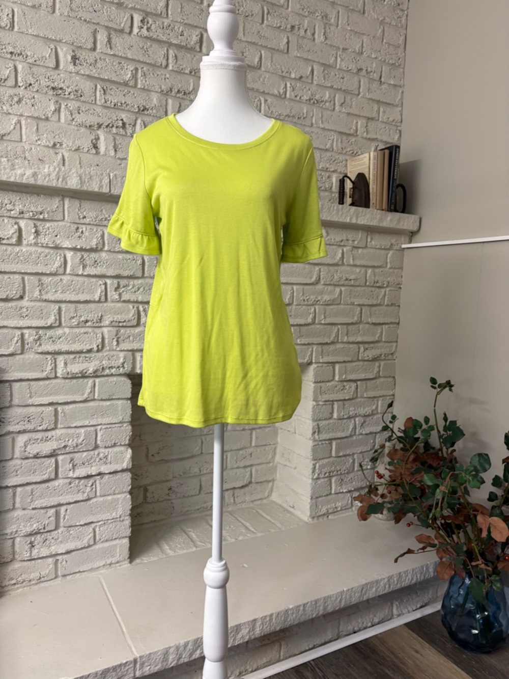 Tribal-NWT-Lime Green Short Sleeve Ruffle-Sleeve Tee Size Medium